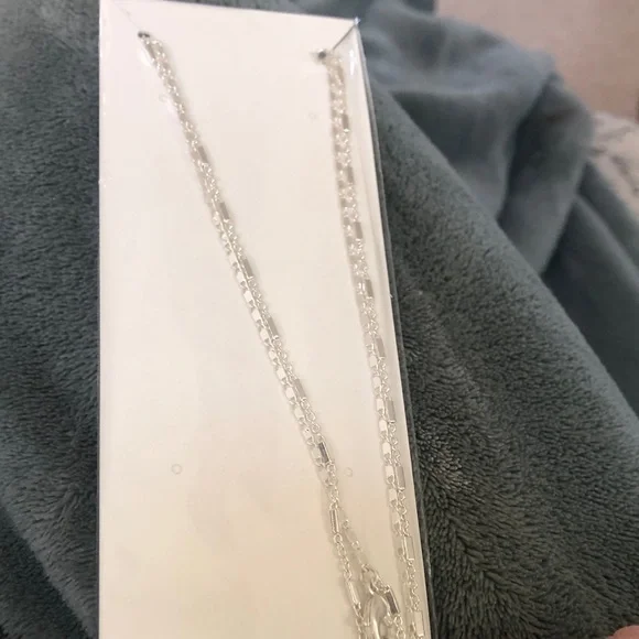 Stella & Dot Costa Necklace - Picture 3 of 10